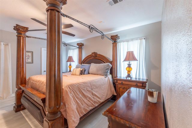 2118 Rolling Hills Road, Conroe, TX 77303
