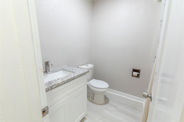 2118 Rolling Hills Road, Conroe, TX 77303