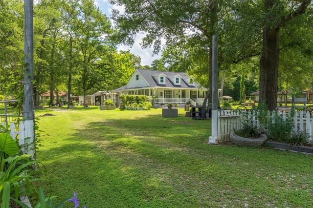 2118 Rolling Hills Road, Conroe, TX 77303
