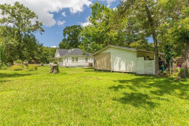 2118 Rolling Hills Road, Conroe, TX 77303
