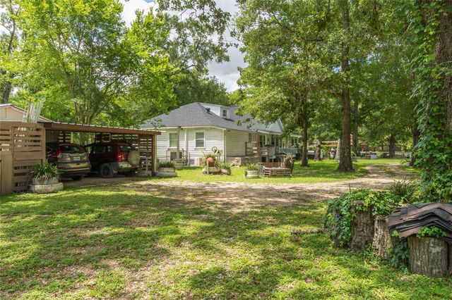 2118 Rolling Hills Road, Conroe, TX 77303