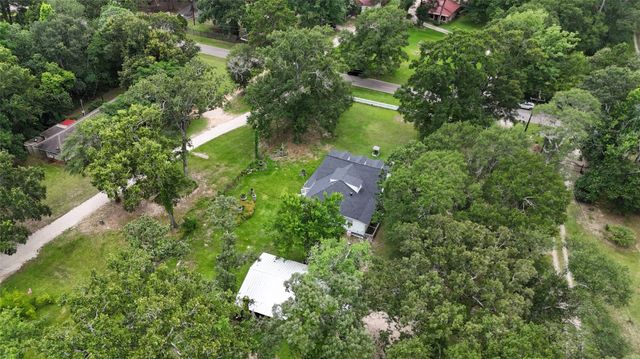 2118 Rolling Hills Road, Conroe, TX 77303