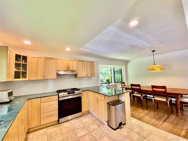 98 Hands Creek Road, East Hampton, NY 11937