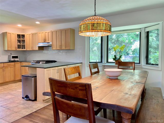 98 Hands Creek Road, East Hampton, NY 11937