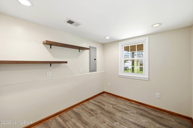 4702 Longborough Ct, Jeffersontown, KY 40299