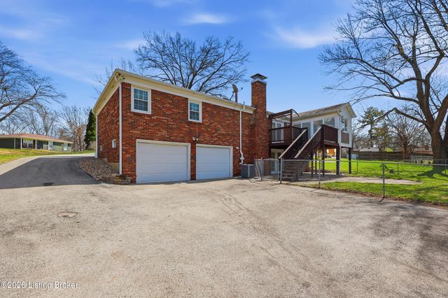 4702 Longborough Ct, Jeffersontown, KY 40299