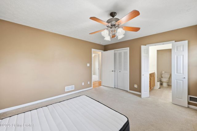 4702 Longborough Ct, Jeffersontown, KY 40299