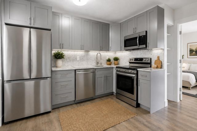 5168 NE 6TH Avenue 406, Oakland Park, FL 33334