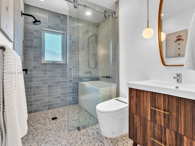 744 NE 18th Ave, Fort Lauderdale, FL 33304