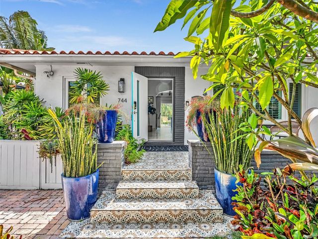 744 NE 18th Ave, Fort Lauderdale, FL 33304