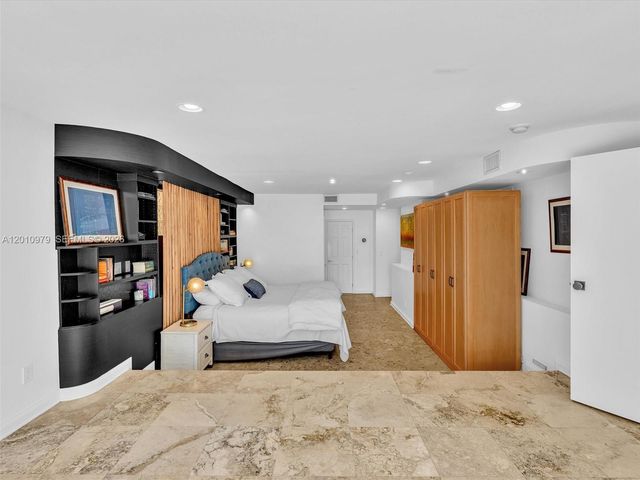 744 NE 18th Ave, Fort Lauderdale, FL 33304