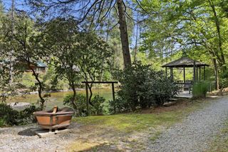 906 Riverside Lane, Blue Ridge, GA 30513