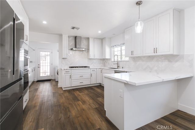 20800 Chatsworth, Chatsworth, CA 91311