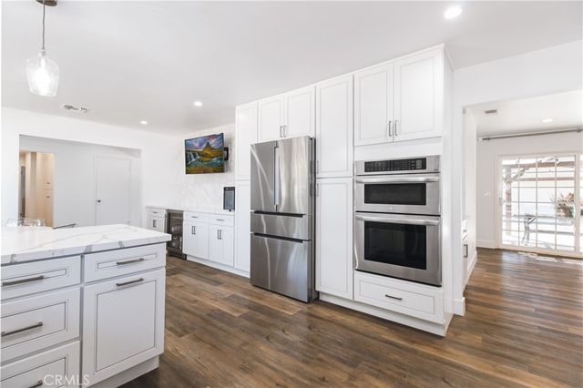 20800 Chatsworth, Chatsworth, CA 91311