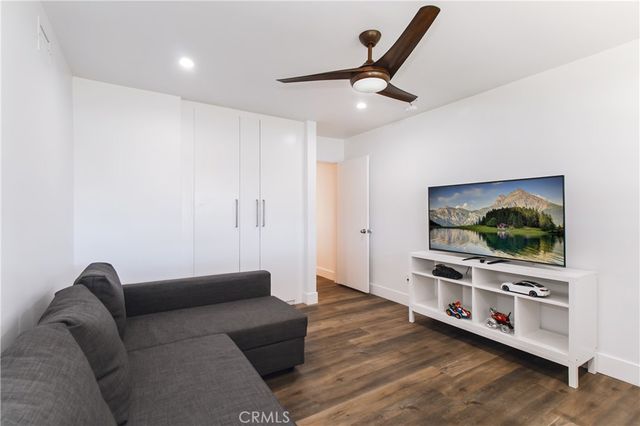 20800 Chatsworth, Chatsworth, CA 91311