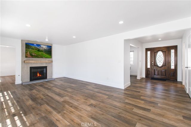 20800 Chatsworth, Chatsworth, CA 91311