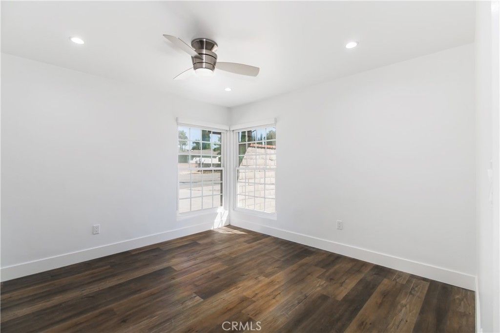 Image 25 of property listing at 20800 Chatsworth, Chatsworth, CA 91311