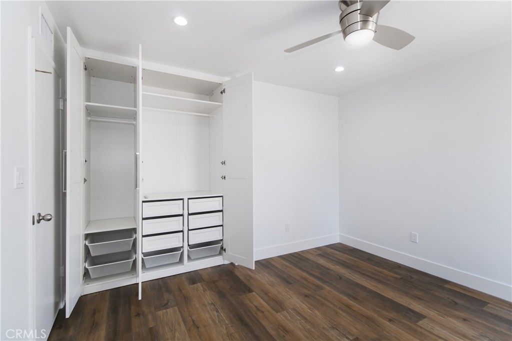 Image 26 of property listing at 20800 Chatsworth, Chatsworth, CA 91311