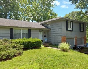 10217 W 91st Street, Overland Park, KS 66212