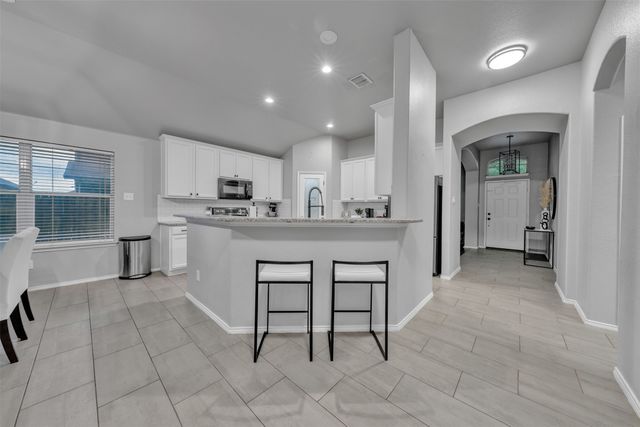 815 Bastrop Drive, Arlington, TX 76002