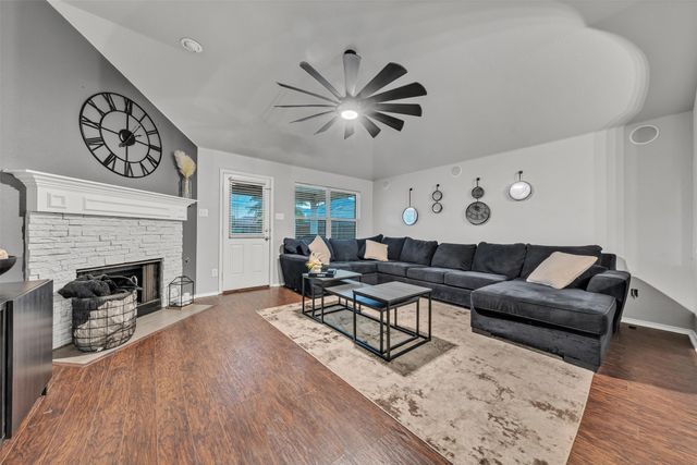 815 Bastrop Drive, Arlington, TX 76002