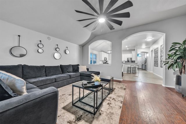 815 Bastrop Drive, Arlington, TX 76002