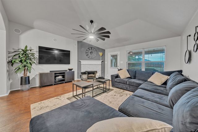 815 Bastrop Drive, Arlington, TX 76002