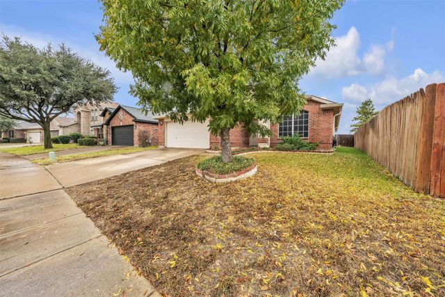 815 Bastrop Drive, Arlington, TX 76002