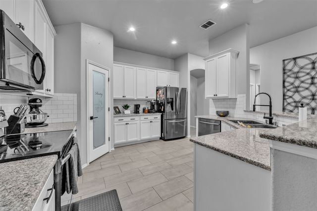 815 Bastrop Drive, Arlington, TX 76002