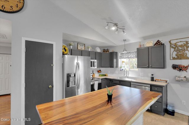 2615 E KNAPP CIR, Post Falls, ID 83854