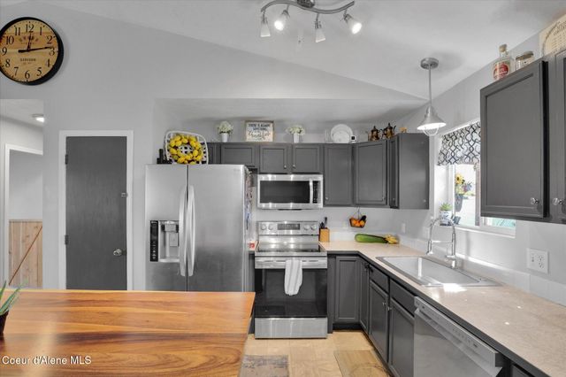 2615 E KNAPP CIR, Post Falls, ID 83854