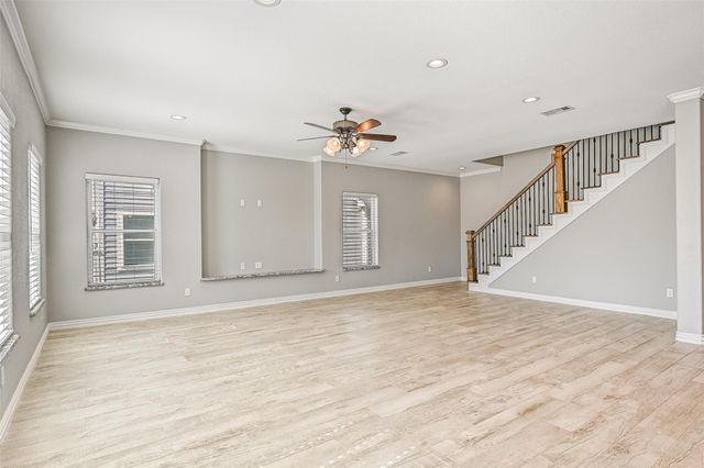 425 Jeanie Lynn Circle, Tiki Island, TX 77554