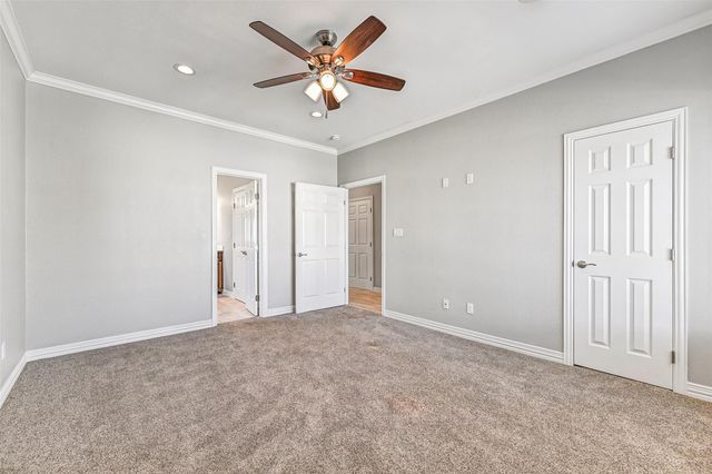 425 Jeanie Lynn Circle, Tiki Island, TX 77554