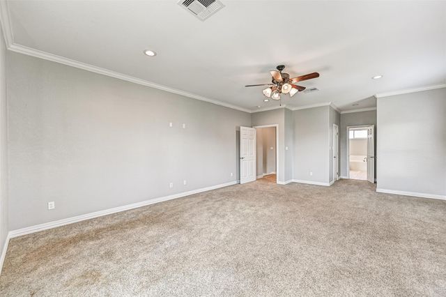 425 Jeanie Lynn Circle, Tiki Island, TX 77554