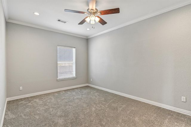 425 Jeanie Lynn Circle, Tiki Island, TX 77554