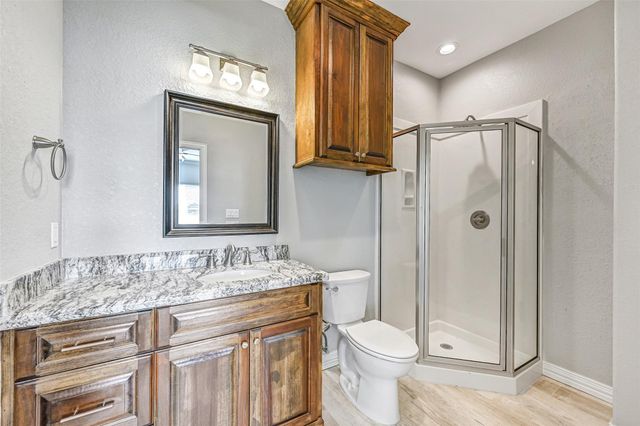 425 Jeanie Lynn Circle, Tiki Island, TX 77554