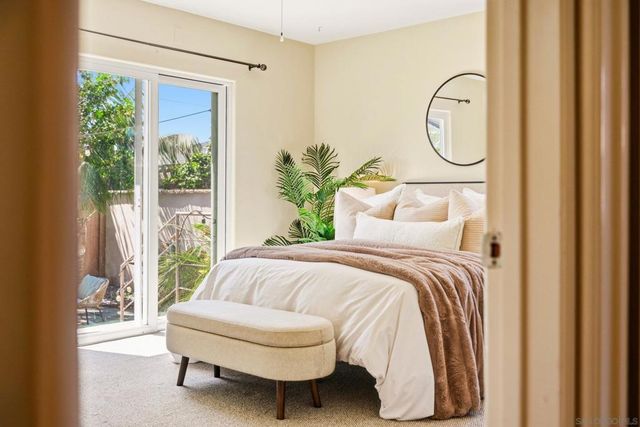 3634 Crown Point Dr, San Diego, CA 92109