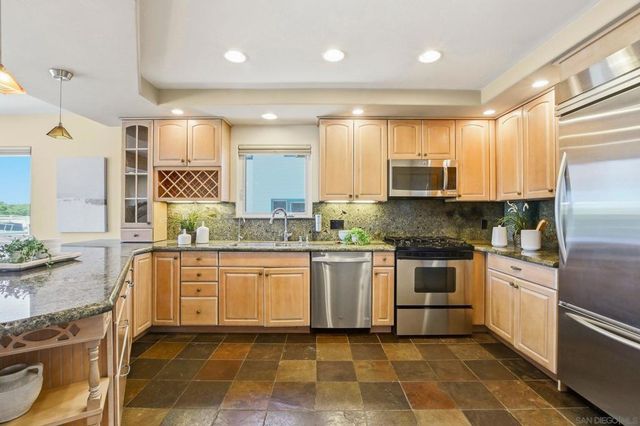 3634 Crown Point Dr, San Diego, CA 92109
