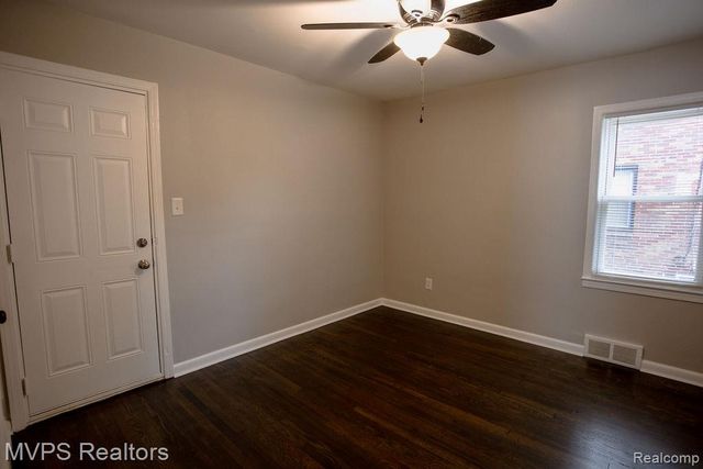 18940 Berden Street, Detroit, MI 48236