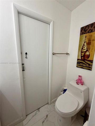 270 NW 71st Avenue 4, Miami, FL 33126