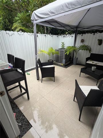 270 NW 71st Avenue 4, Miami, FL 33126