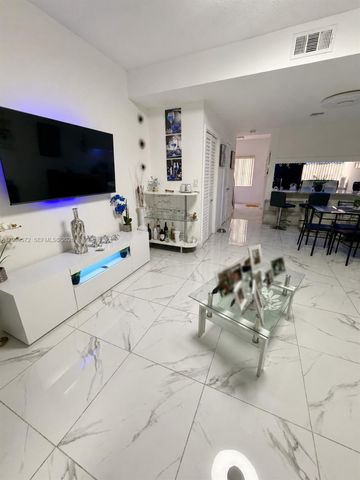 270 NW 71st Avenue 4, Miami, FL 33126
