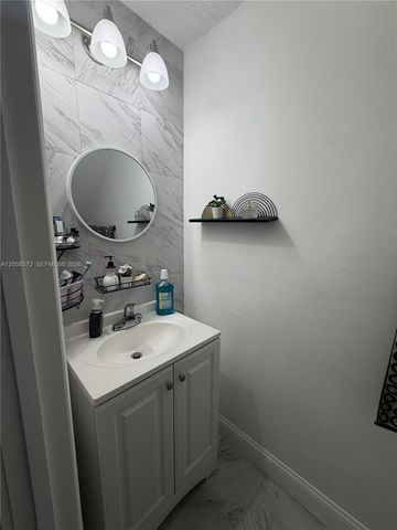 270 NW 71st Avenue 4, Miami, FL 33126