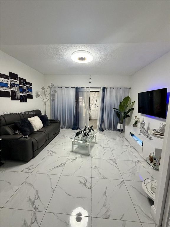 270 NW 71st Avenue 4, Miami, FL 33126