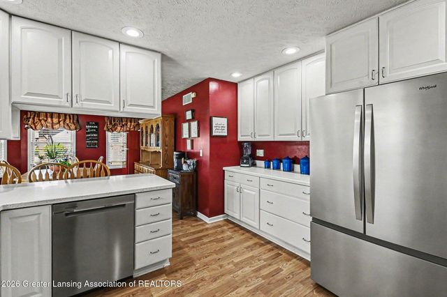 1812 Schoolhouse Road, Lansing, MI 48917