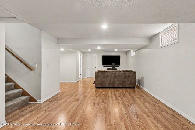1812 Schoolhouse Road, Lansing, MI 48917