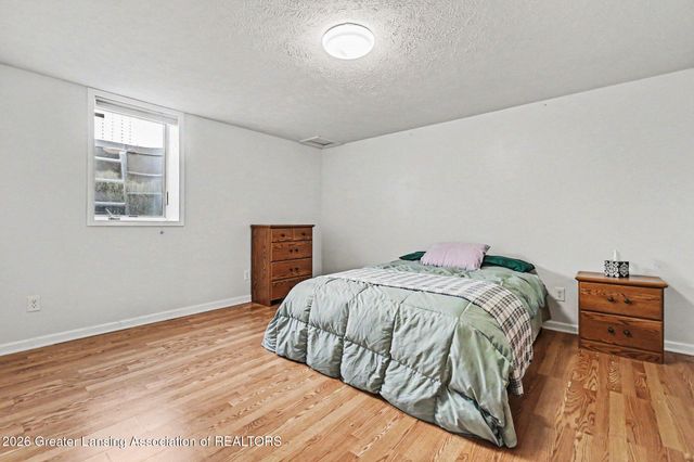 1812 Schoolhouse Road, Lansing, MI 48917