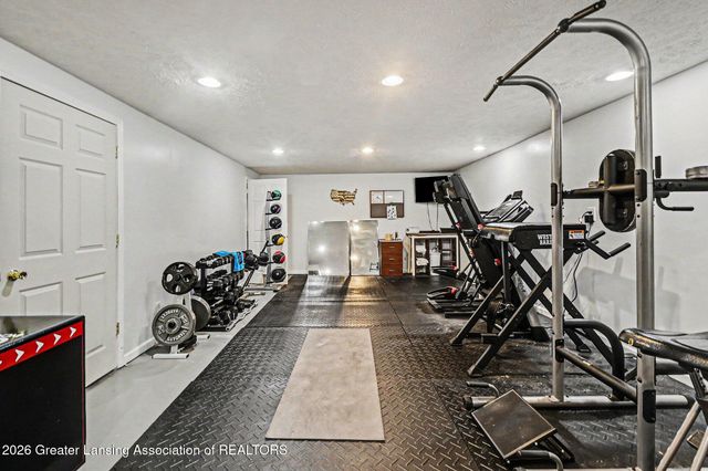 1812 Schoolhouse Road, Lansing, MI 48917