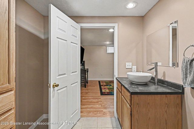 1812 Schoolhouse Road, Lansing, MI 48917