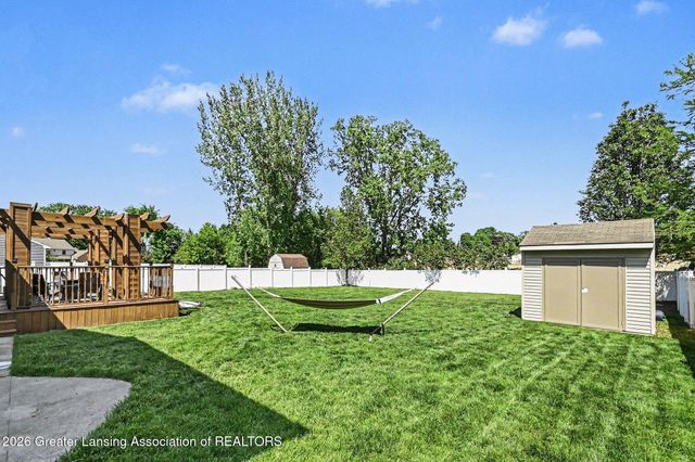 1812 Schoolhouse Road, Lansing, MI 48917